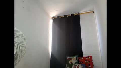 Snapshot of velk_hot1 chatting on 01.14.25 velk_hot1 online show from 01.14.25