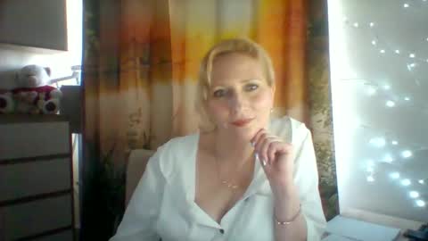 velka_raspberry online show from 05.19.26