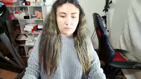 Im VelaI will be Christmas and New Year with my family December 22 to January 13 I will miss you guys. online show from 04.20.26