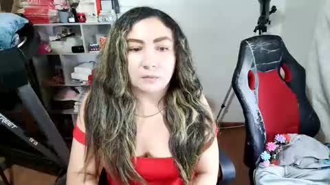 Snapshot of vellarossa chatting on 05.08.26 Im VelaI will be Christmas and New Year with my family December 22 to January 13 I will miss you guys. online show from 05.08.26