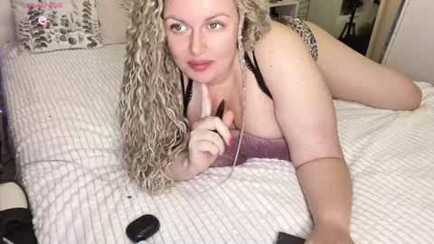 vellinka online show from 10.10.25