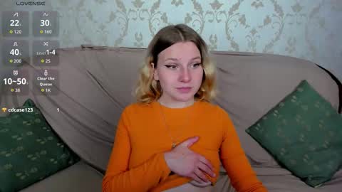 Snapshot of velvet_peach_ chatting on 09.12.25 velvet_peach_ online show from 09.12.25