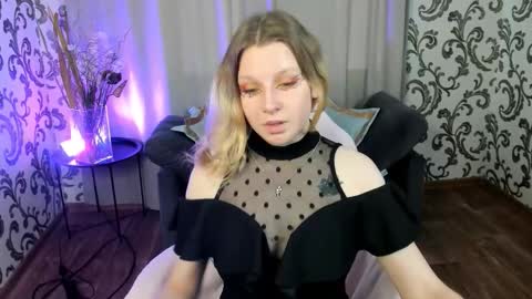 Snapshot of velvet_peach_ chatting on 10.26.25 velvet_peach_ online show from 10.26.25