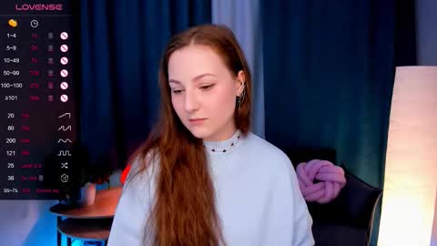 Snapshot of velvetcherry_ chatting on 11.28.25 Mia online show from 11.28.25