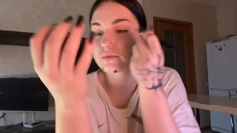 Snapshot of velvetnote chatting on 11.26.25 velvetnote online show from 11.26.25