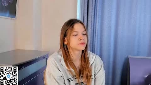 Snapshot of velvetrisque chatting on 09.29.25 Kelly online show from 09.29.25