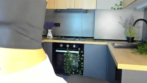 Snapshot of velvetrisque chatting on 11.06.25 Kelly online show from 11.06.25