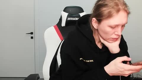 VelvetTGirl online show from 02.06.26