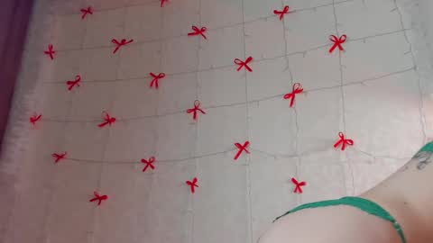 Snapshot of velvetvine chatting on 02.21.26 VelvetVine online show from 02.21.26