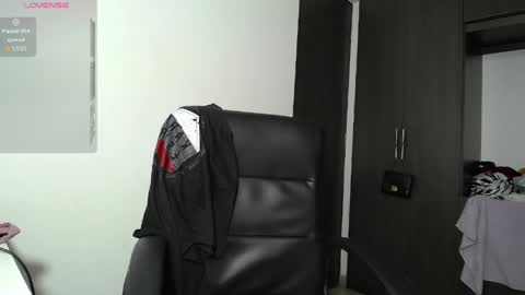 Venelope 3 online show from 04.11.26