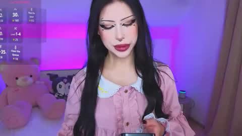 Vivian online show from 11.28.25