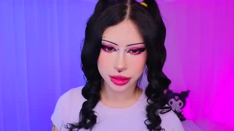 Vivian online show from 11.30.25