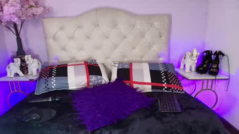 Snapshot of venus_26_ chatting on 07.28.26 eva online show from 07.28.26