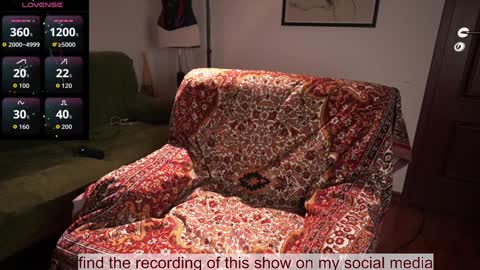 Snapshot of venus_in_jeans chatting on 11.17.25 Bella online show from 11.17.25