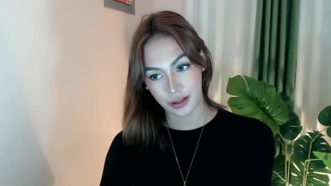 Venus Sunrise Bombshell online show from 12.04.25