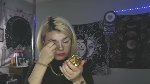 Miss Venus online show from 11.12.25