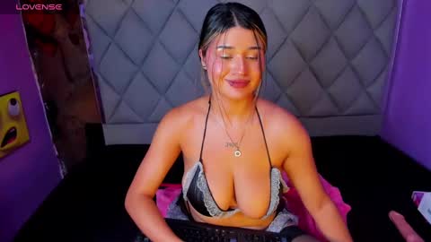 Venusowen  online show from 02.27.25