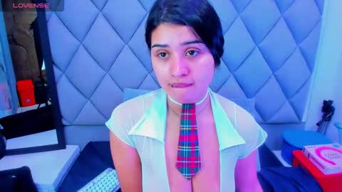 Venusowen  online show from 11.20.25