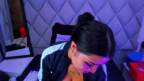 Snapshot of venusowen_ chatting on 01.17.26 Venusowen online show from 01.17.26