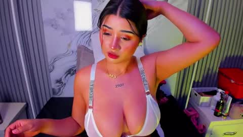 Venusowen  online show from 05.07.26