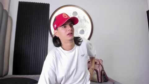 venuss09 online show from 10.16.25