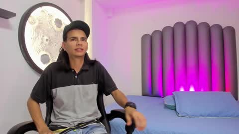 venuss09 online show from 11.08.25