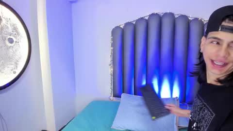 venuss09 online show from 11.10.25