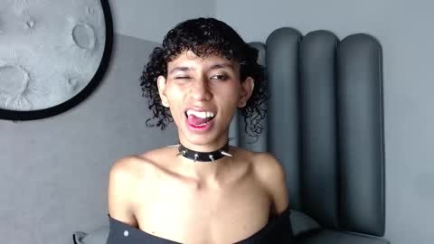 venuss_03 online show from 09.28.25