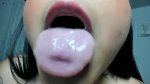 Snapshot of venuswilliamx chatting on 11.19.25 venus online show from 11.19.25