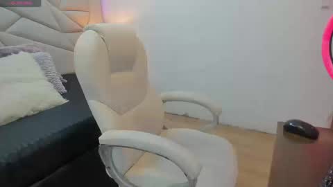 venusxneo online show from 09.10.25