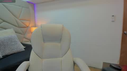 venusxneo online show from 10.03.25