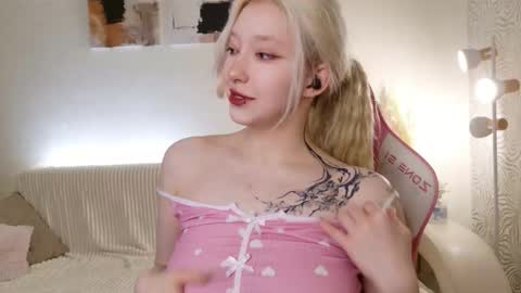 Mia online show from 10.22.25