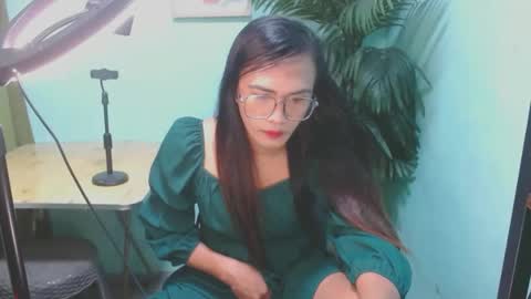 Snapshot of verhenia chatting on 12.07.24 verhenia online show from 12.07.24