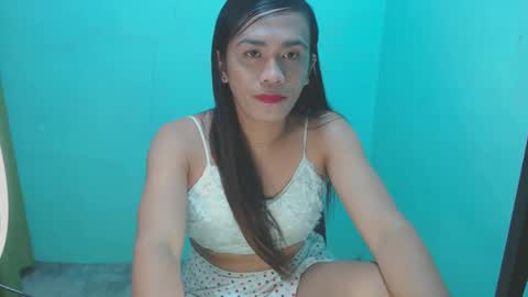 Snapshot of verhenia chatting on 01.16.25 verhenia online show from 01.16.25