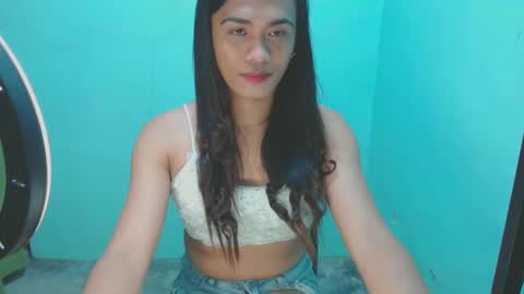 Snapshot of verhenia chatting on 01.17.25 verhenia online show from 01.17.25