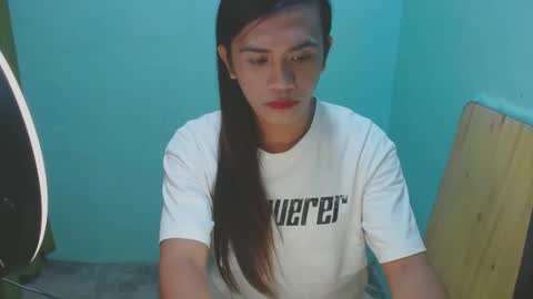 Snapshot of verhenia chatting on 01.19.25 verhenia online show from 01.19.25