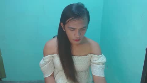 Snapshot of verhenia chatting on 01.24.25 verhenia online show from 01.24.25