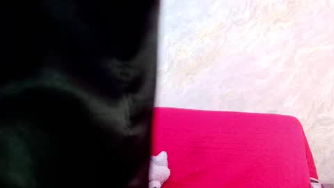 Snapshot of vero_temptation chatting on 10.07.25 Vero online show from 10.07.25