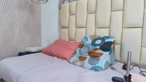 Snapshot of vero_temptation chatting on 11.21.25 Vero online show from 11.21.25