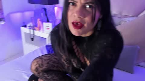 Snapshot of verokax chatting on 02.21.25 Vero online show from 02.21.25