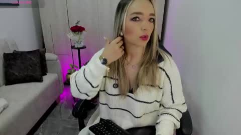 Snapshot of veromars_ chatting on 02.17.26 Catalina online show from 02.17.26