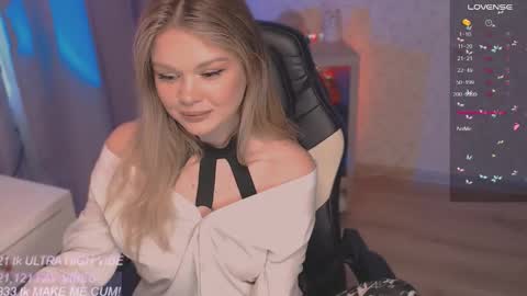 Snapshot of veronaaura chatting on 09.18.25 Tiffany online show from 09.18.25