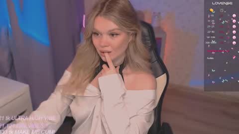 Snapshot of veronaaura chatting on 09.26.25 Tiffany online show from 09.26.25