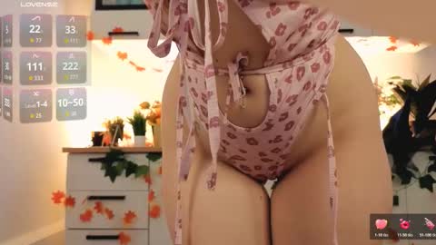 Snapshot of veronica_blush chatting on 10.22.25 VERONICA FOLLOW ME online show from 10.22.25