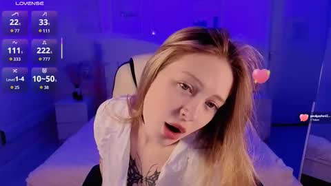 Snapshot of veronica_blush chatting on 12.05.25 VERONICA FOLLOW ME online show from 12.05.25