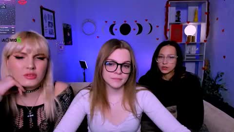 Snapshot of veronica_bubble chatting on 02.22.26 Ronni online show from 02.22.26