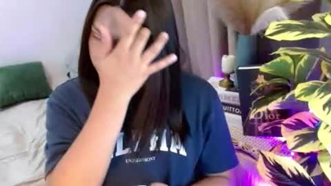 Snapshot of veronica_kate25 chatting on 10.21.25 veronica_kate25 online show from 10.21.25