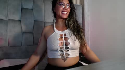 Snapshot of veronica_saenzz1 chatting on 01.17.25 Vero online show from 01.17.25