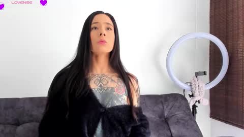 VeronicaTonu online show from 10.12.25