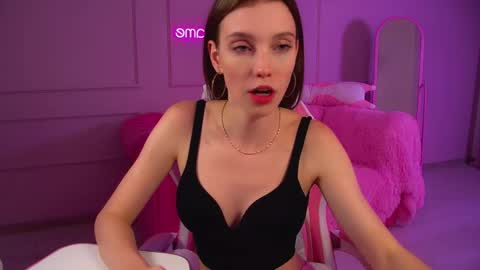 Snapshot of veronicavance chatting on 09.16.25 Veronica online show from 09.16.25